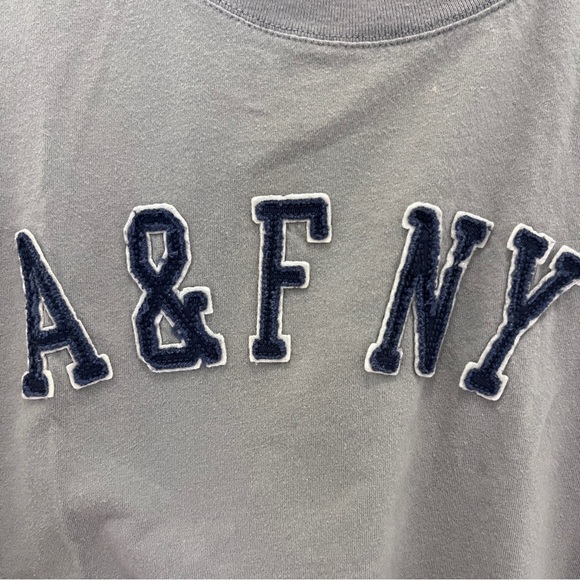 Y2K A&F Embroidery Patch Tee - Picture 7 of 8